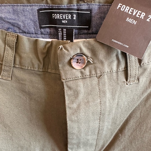 🌻. F21 Men Slimline Straight Leg Chinos, Green, NWT - Picture 3 of 3